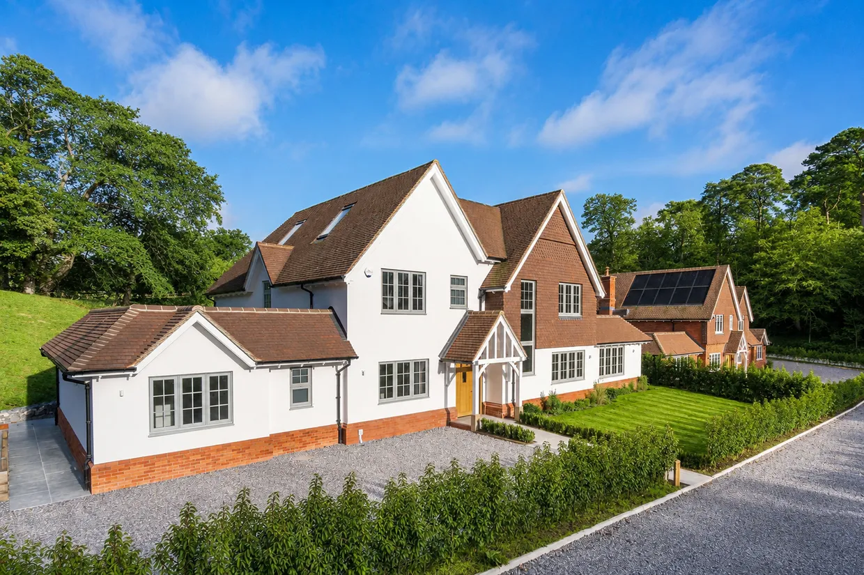 Arkell Lane, Frensham, Farnham, GU10 photo 15