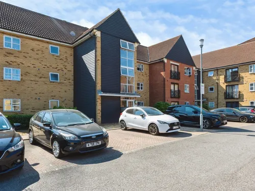 Howard Road, Chafford Hundred, Graysphoto