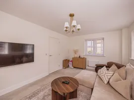 Cartwright Close, Waterlooville thumb 2