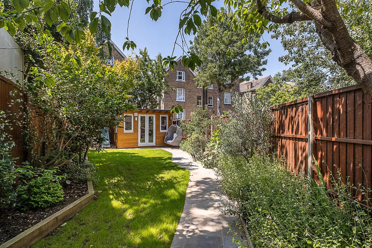 Albany Passage, Richmond, TW10 photo 11