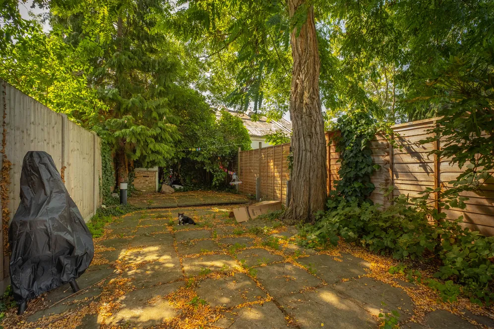Victoria Road, Kingston Upon Thames, KT1 photo 2