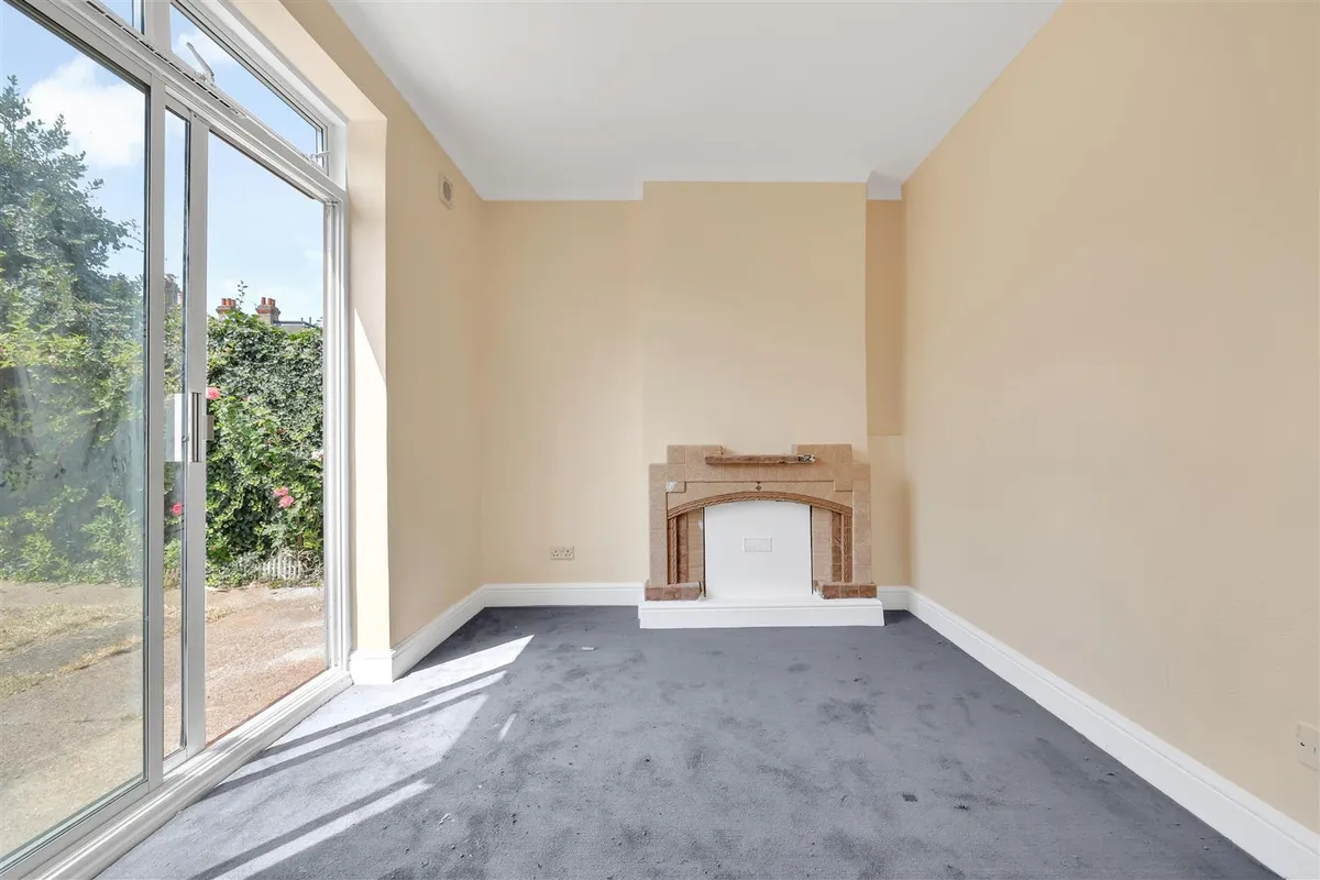 Leghorn Road, London