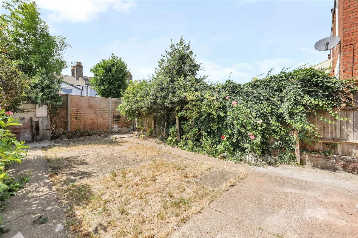 Leghorn Road, London