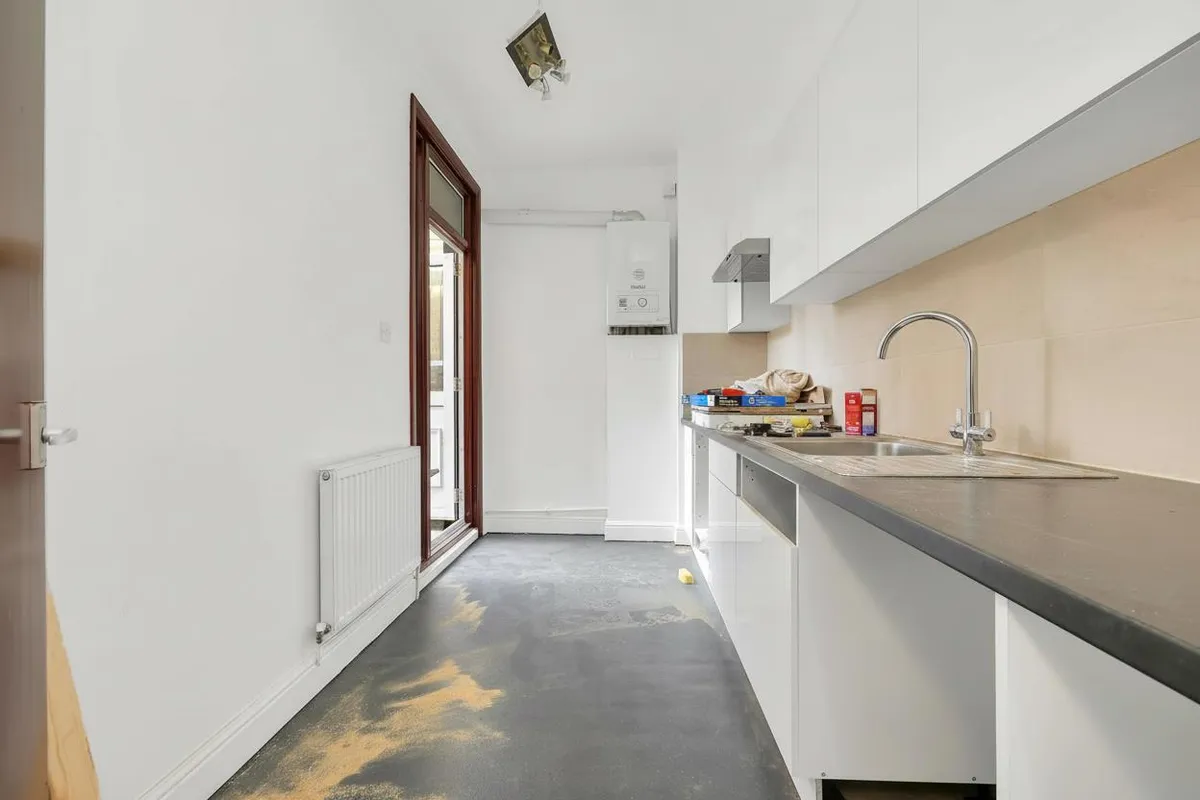 Leghorn Road, London