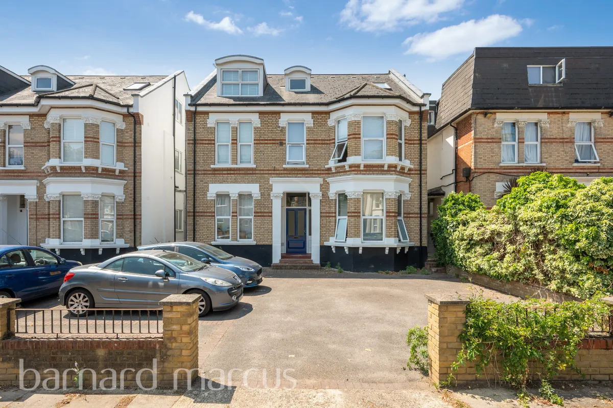The Avenue, SURBITON