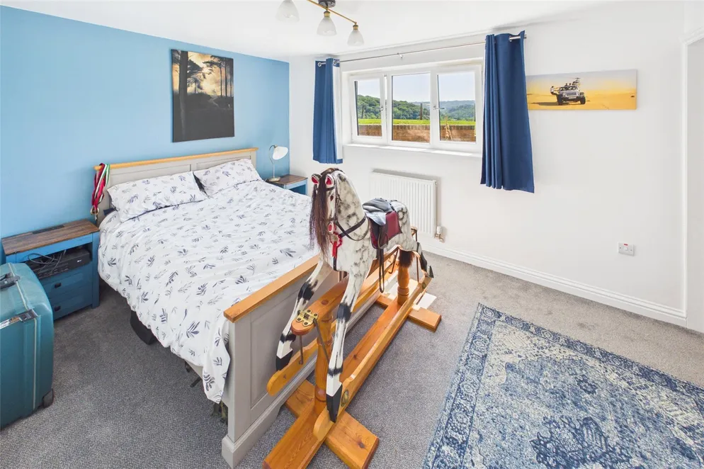 Property carousel item 11
