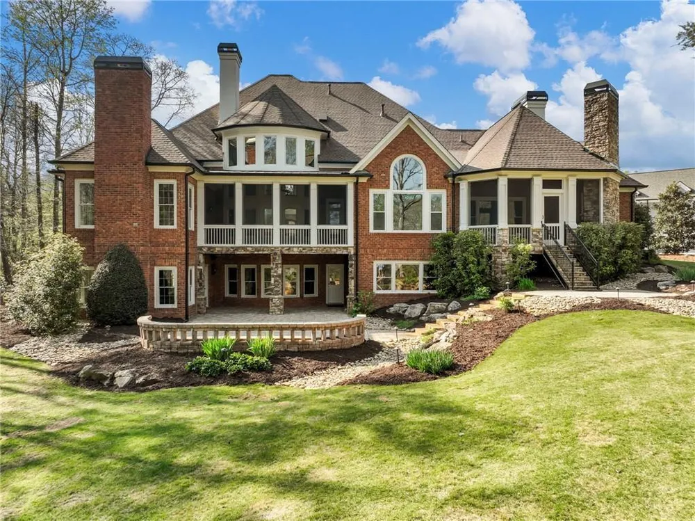 2279 Weeping Oak Dr, Braselton, GA 30517
