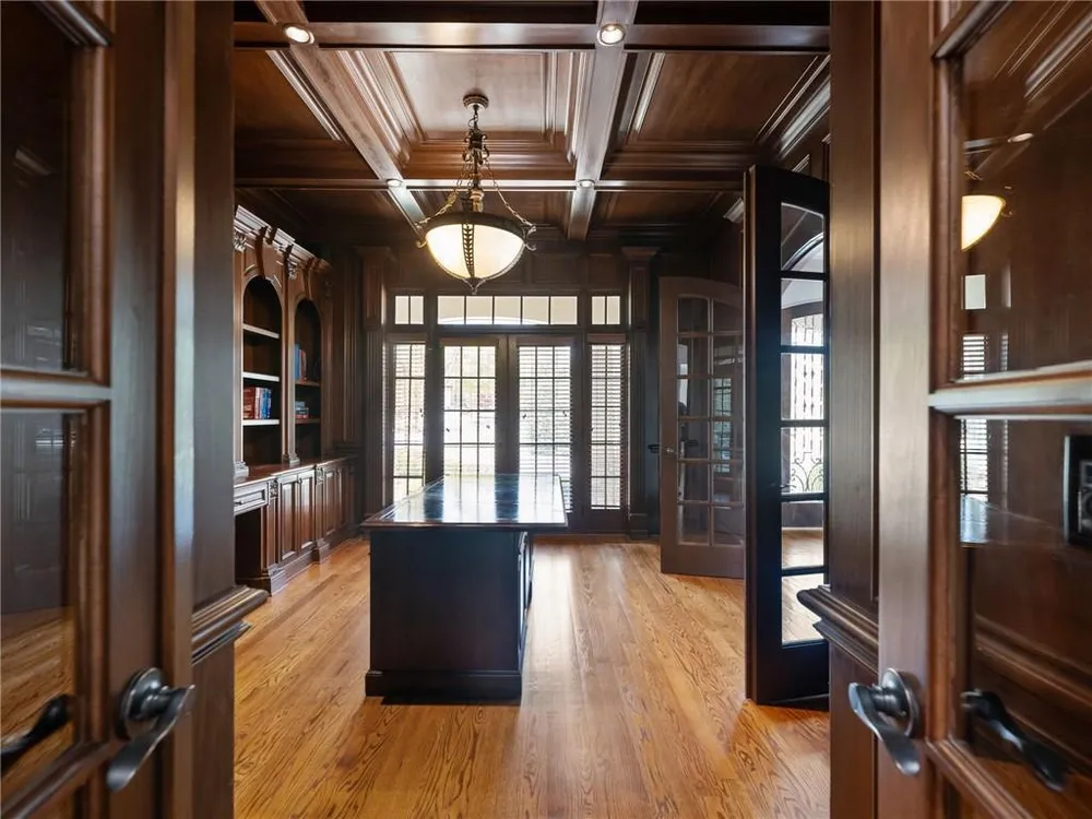 2279 Weeping Oak Dr, Braselton, GA 30517