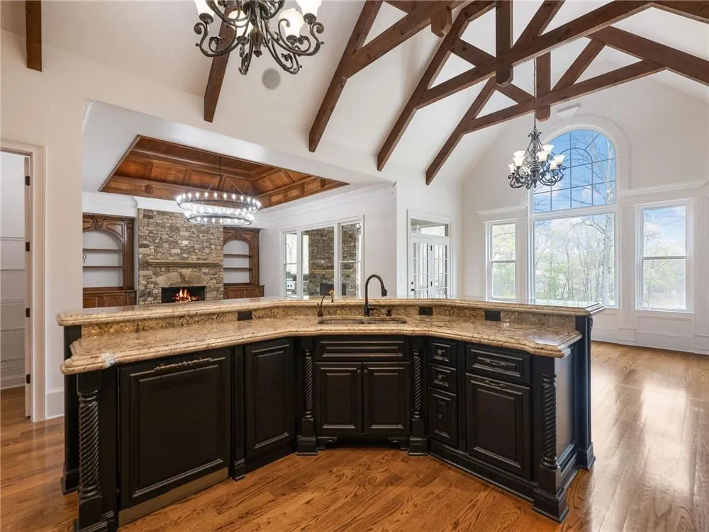 2279 Weeping Oak Dr, Braselton, GA 30517