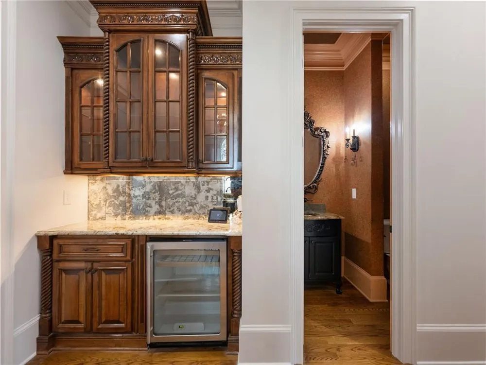 2279 Weeping Oak Dr, Braselton, GA 30517