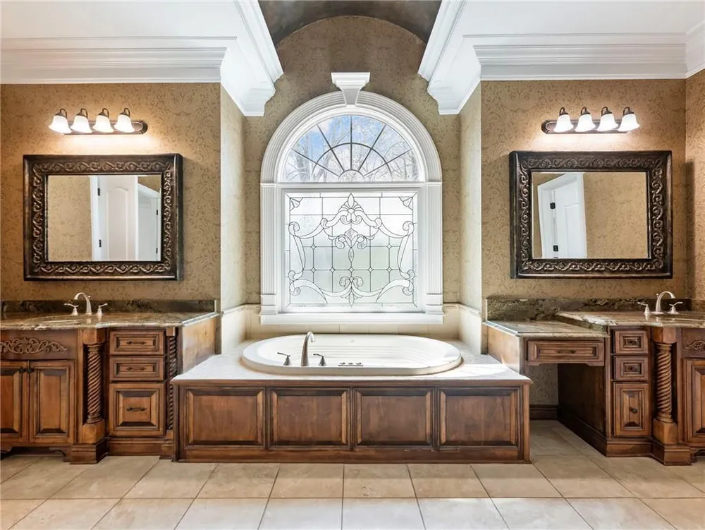 2279 Weeping Oak Dr, Braselton, GA 30517