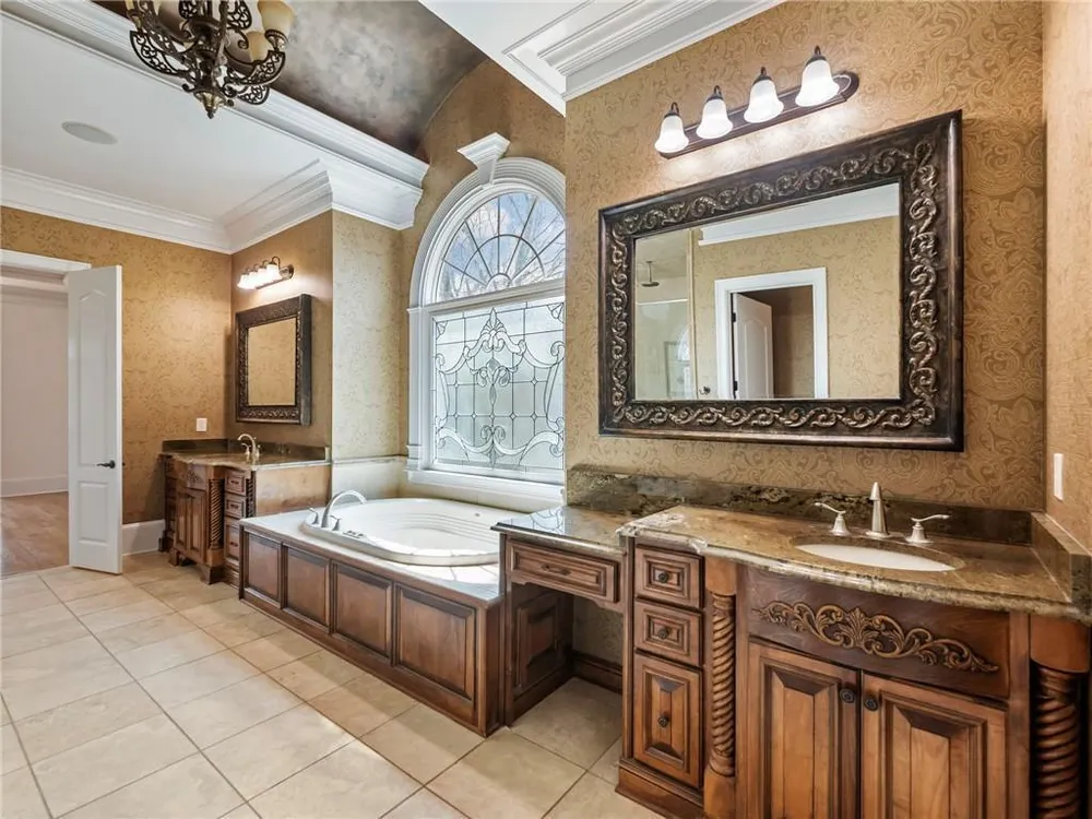 2279 Weeping Oak Dr, Braselton, GA 30517