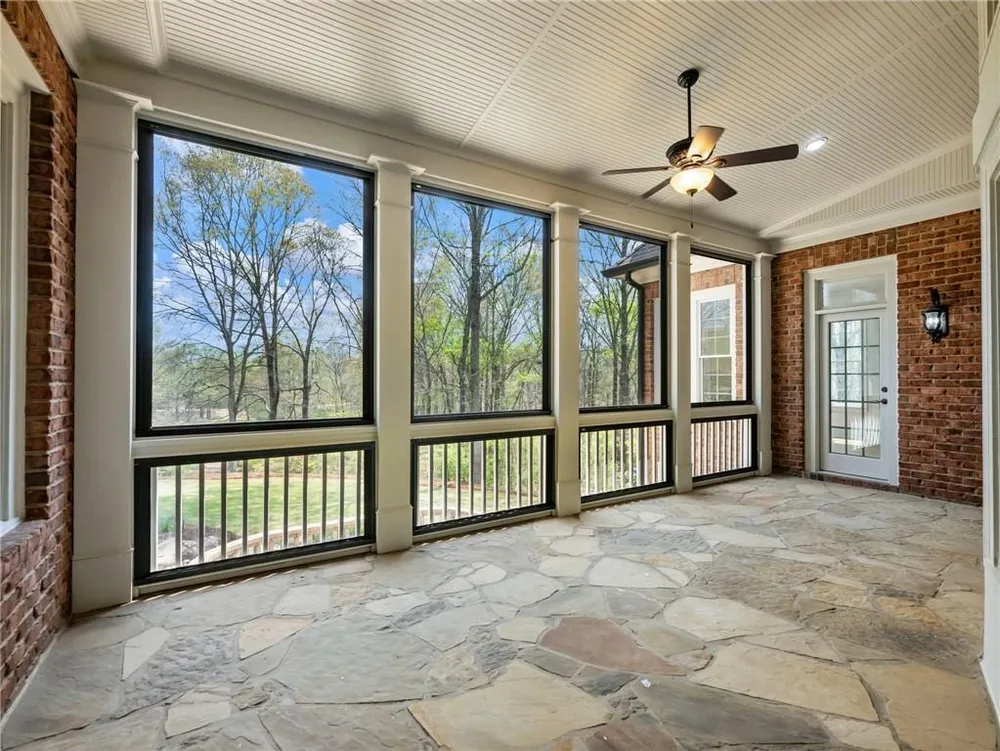 2279 Weeping Oak Dr, Braselton, GA 30517