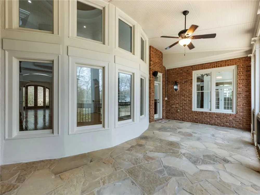 2279 Weeping Oak Dr, Braselton, GA 30517