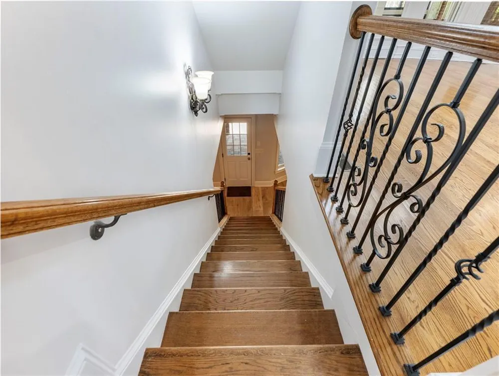 2279 Weeping Oak Dr, Braselton, GA 30517