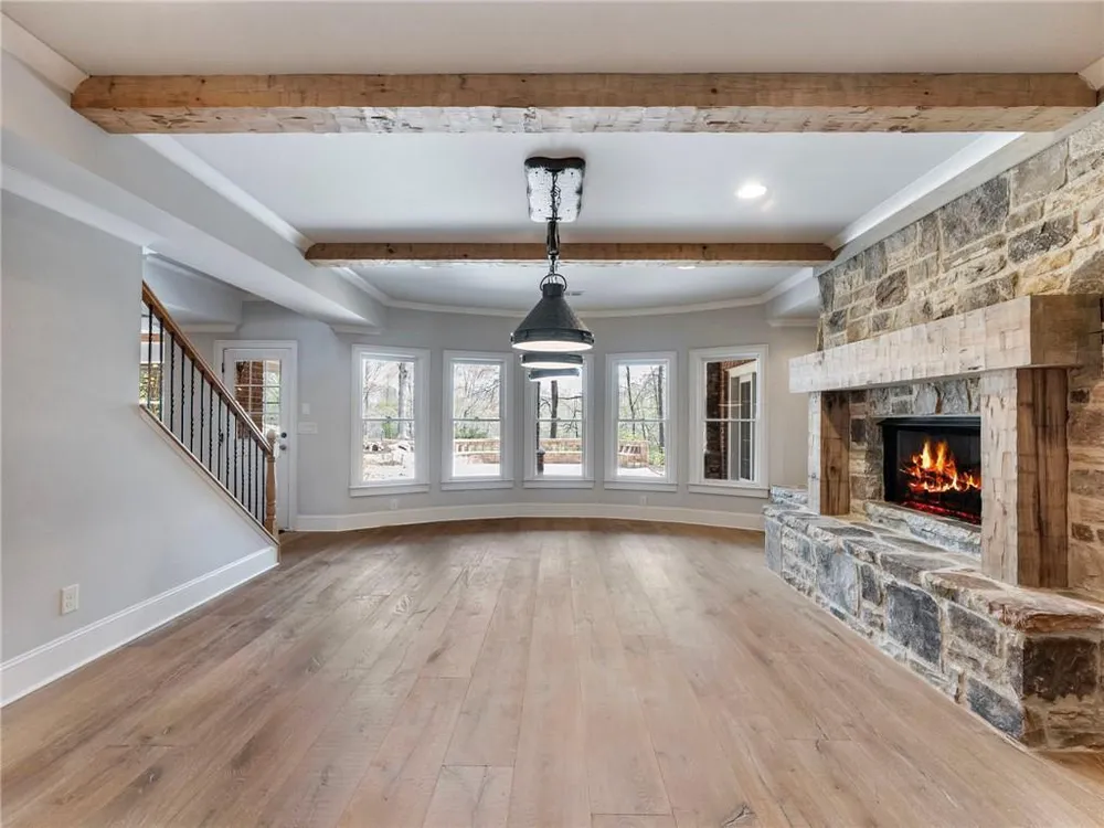 2279 Weeping Oak Dr, Braselton, GA 30517