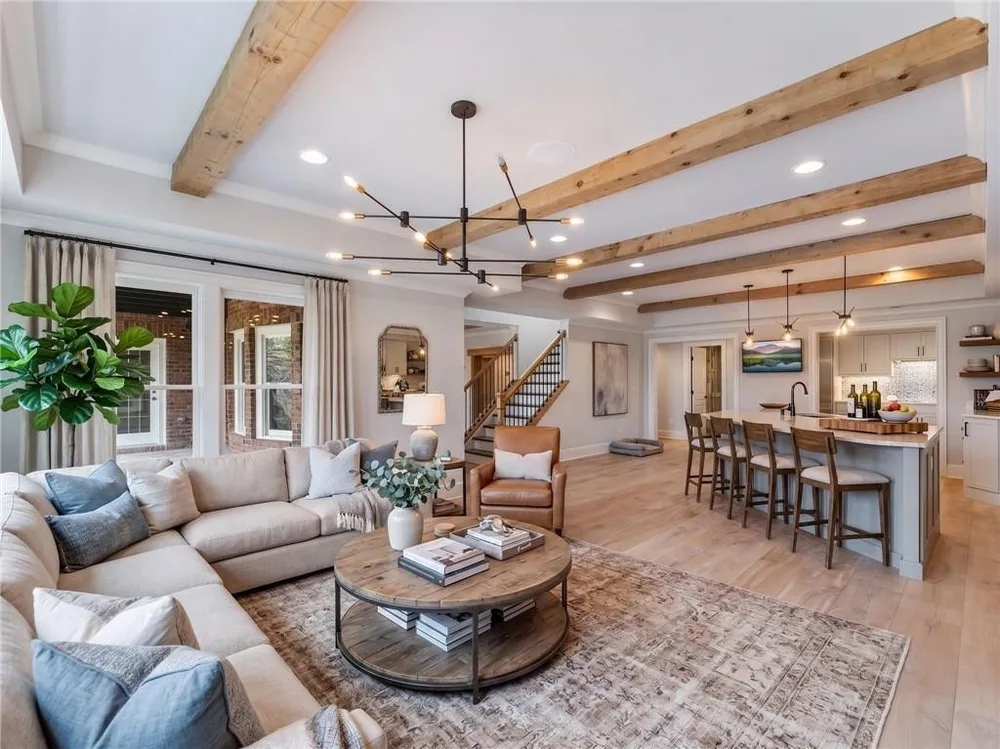 2279 Weeping Oak Dr, Braselton, GA 30517