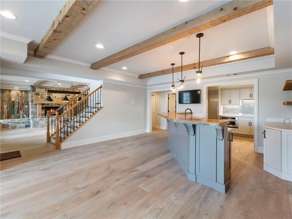 2279 Weeping Oak Dr, Braselton, GA 30517