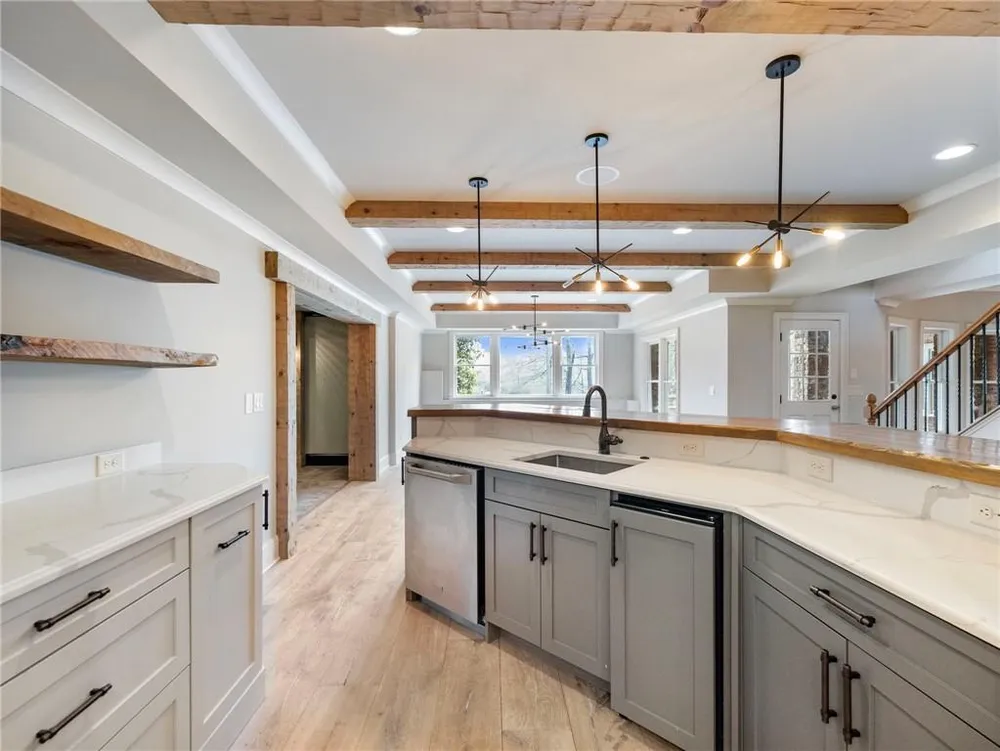 2279 Weeping Oak Dr, Braselton, GA 30517