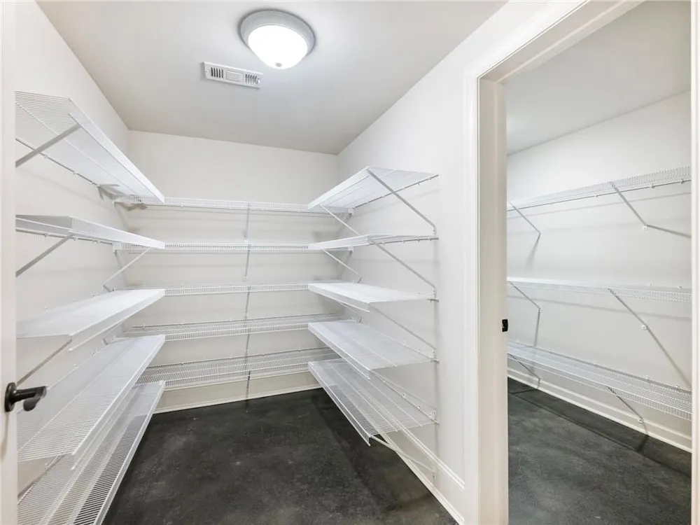 2279 Weeping Oak Dr, Braselton, GA 30517