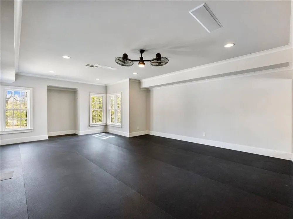 2279 Weeping Oak Dr, Braselton, GA 30517
