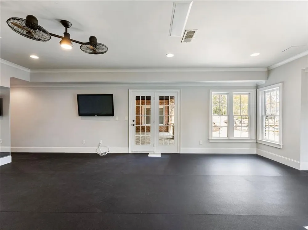 2279 Weeping Oak Dr, Braselton, GA 30517