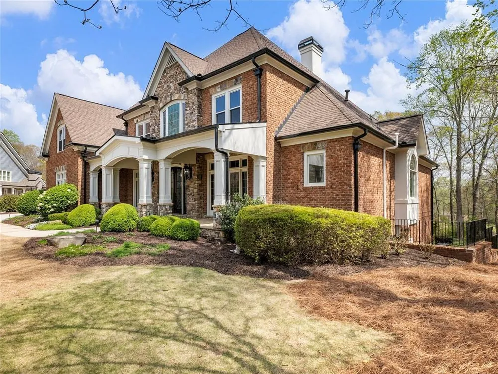 2279 Weeping Oak Dr, Braselton, GA 30517