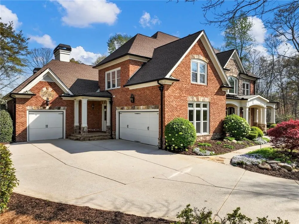 2279 Weeping Oak Dr, Braselton, GA 30517