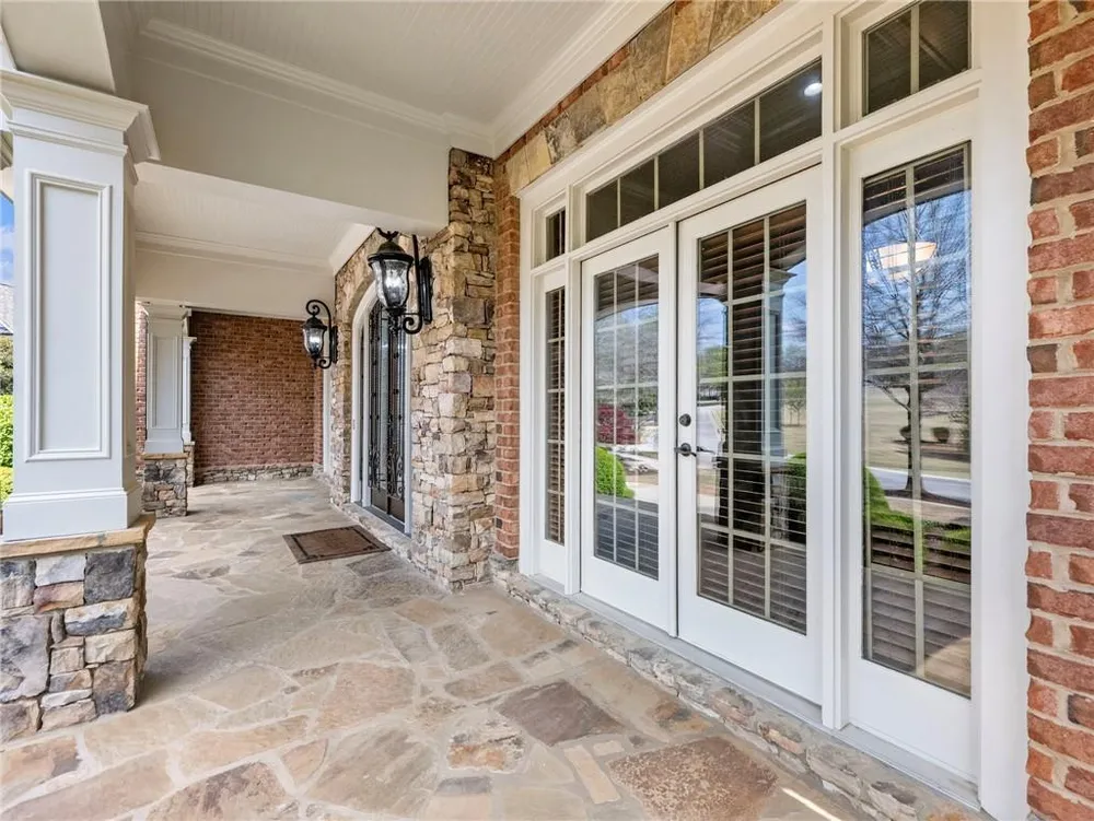 2279 Weeping Oak Dr, Braselton, GA 30517