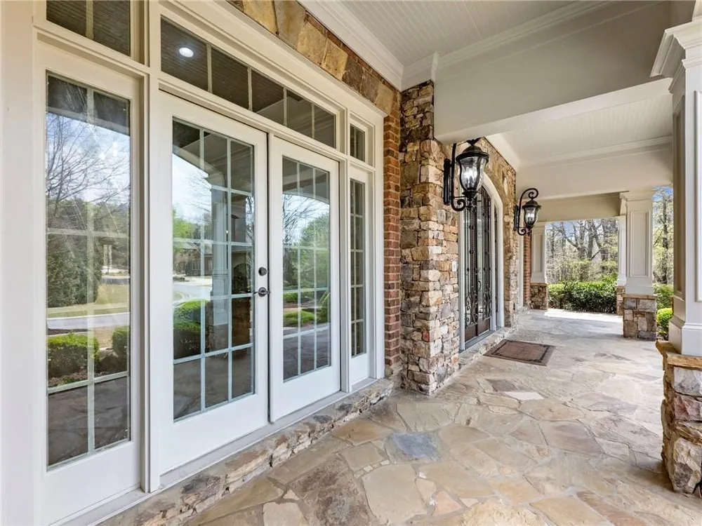 2279 Weeping Oak Dr, Braselton, GA 30517