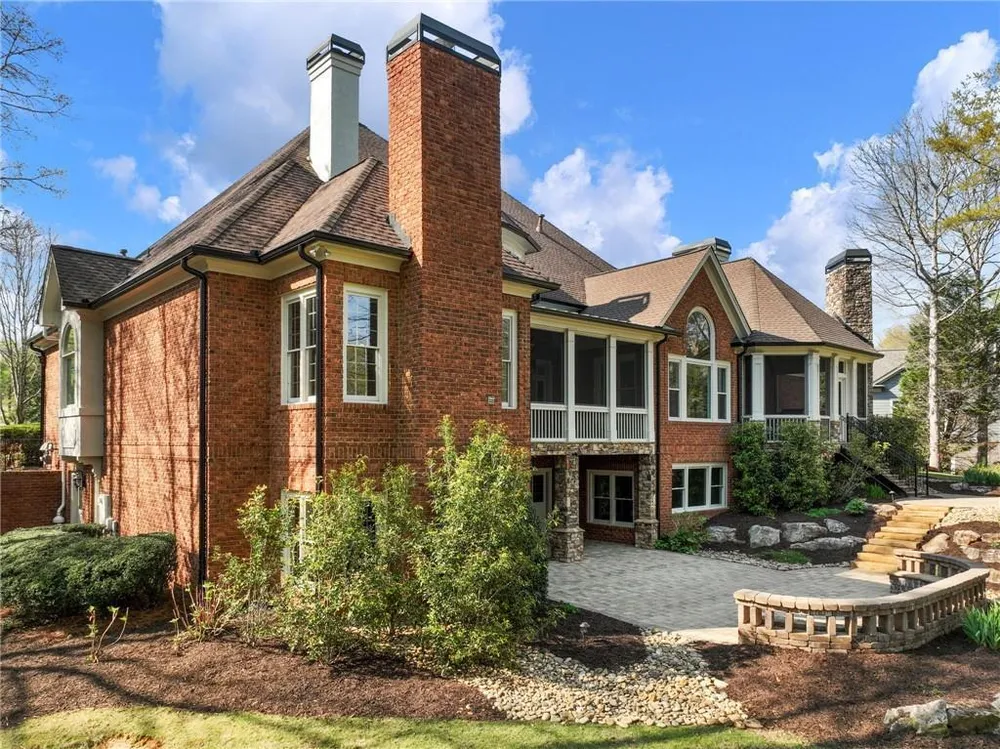 2279 Weeping Oak Dr, Braselton, GA 30517