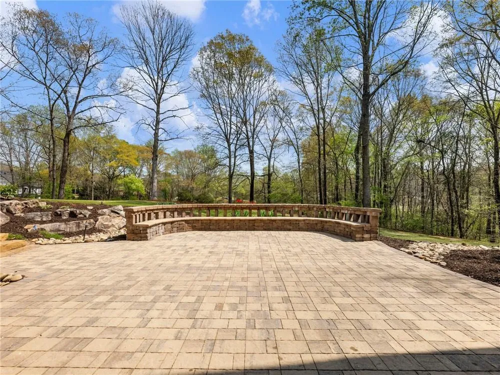 2279 Weeping Oak Dr, Braselton, GA 30517
