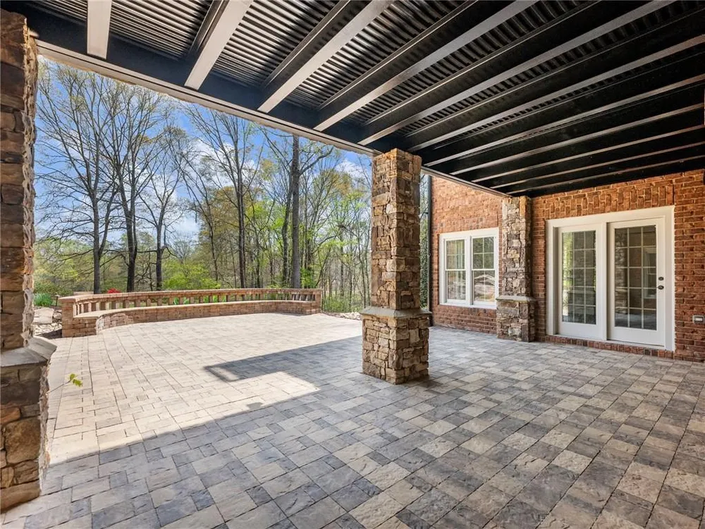 2279 Weeping Oak Dr, Braselton, GA 30517