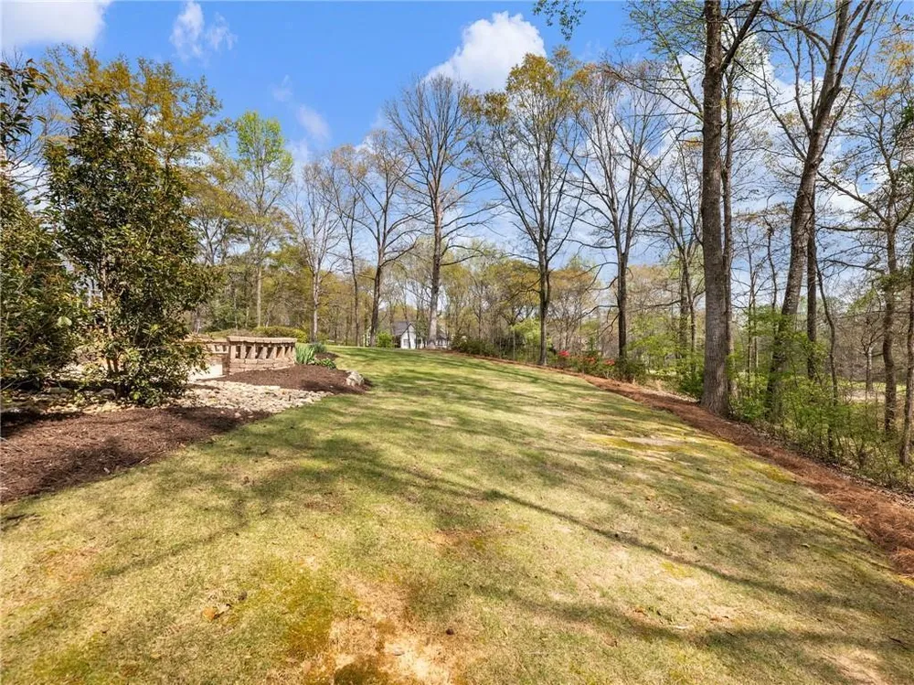 2279 Weeping Oak Dr, Braselton, GA 30517