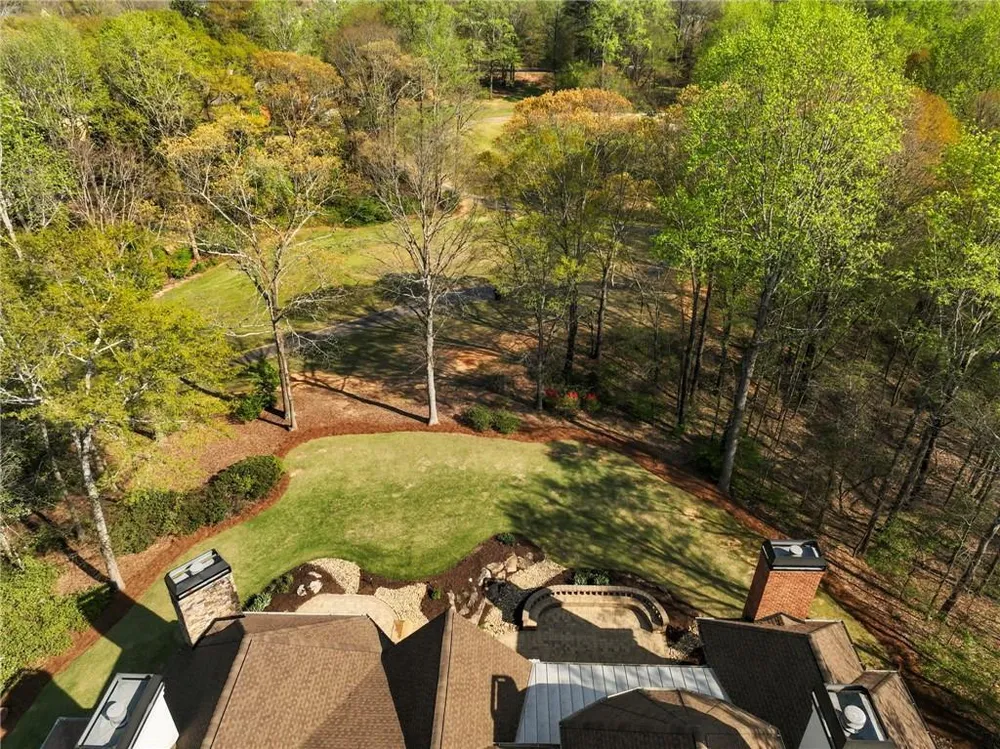 2279 Weeping Oak Dr, Braselton, GA 30517