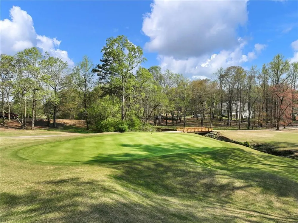 2279 Weeping Oak Dr, Braselton, GA 30517