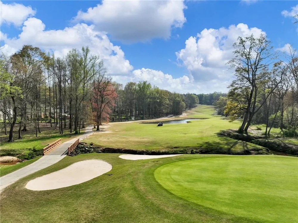 2279 Weeping Oak Dr, Braselton, GA 30517