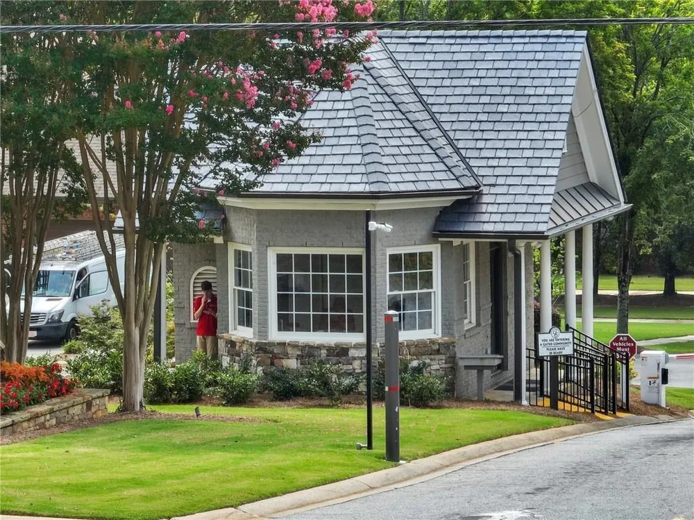2279 Weeping Oak Dr, Braselton, GA 30517