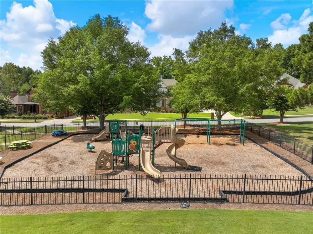 2279 Weeping Oak Dr, Braselton, GA 30517