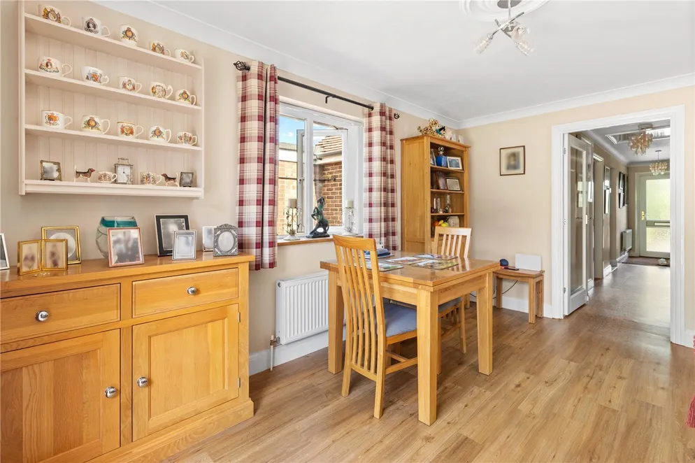 Property carousel item 4