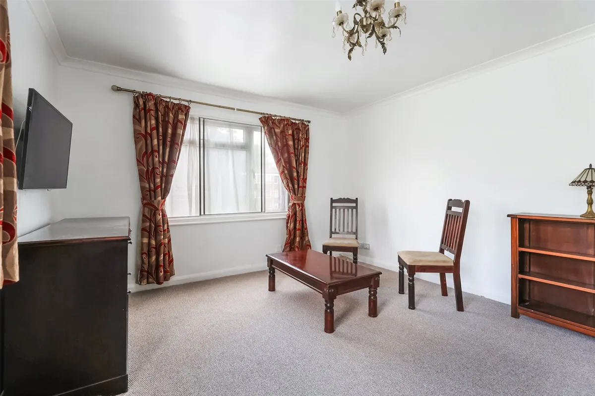 Longbridge Road, Horley, Surrey, RH6