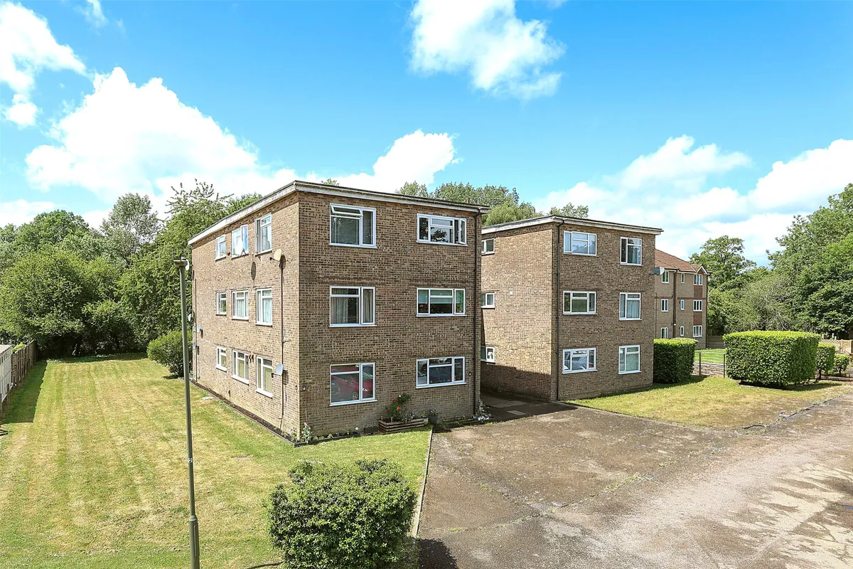 Longbridge Road, Horley, Surrey, RH6