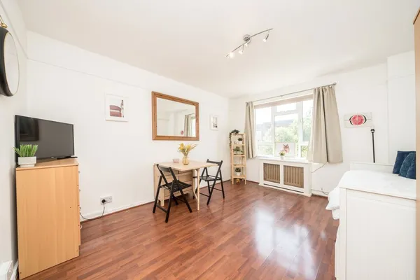 Abbots Manor, London, SW1V photo 1