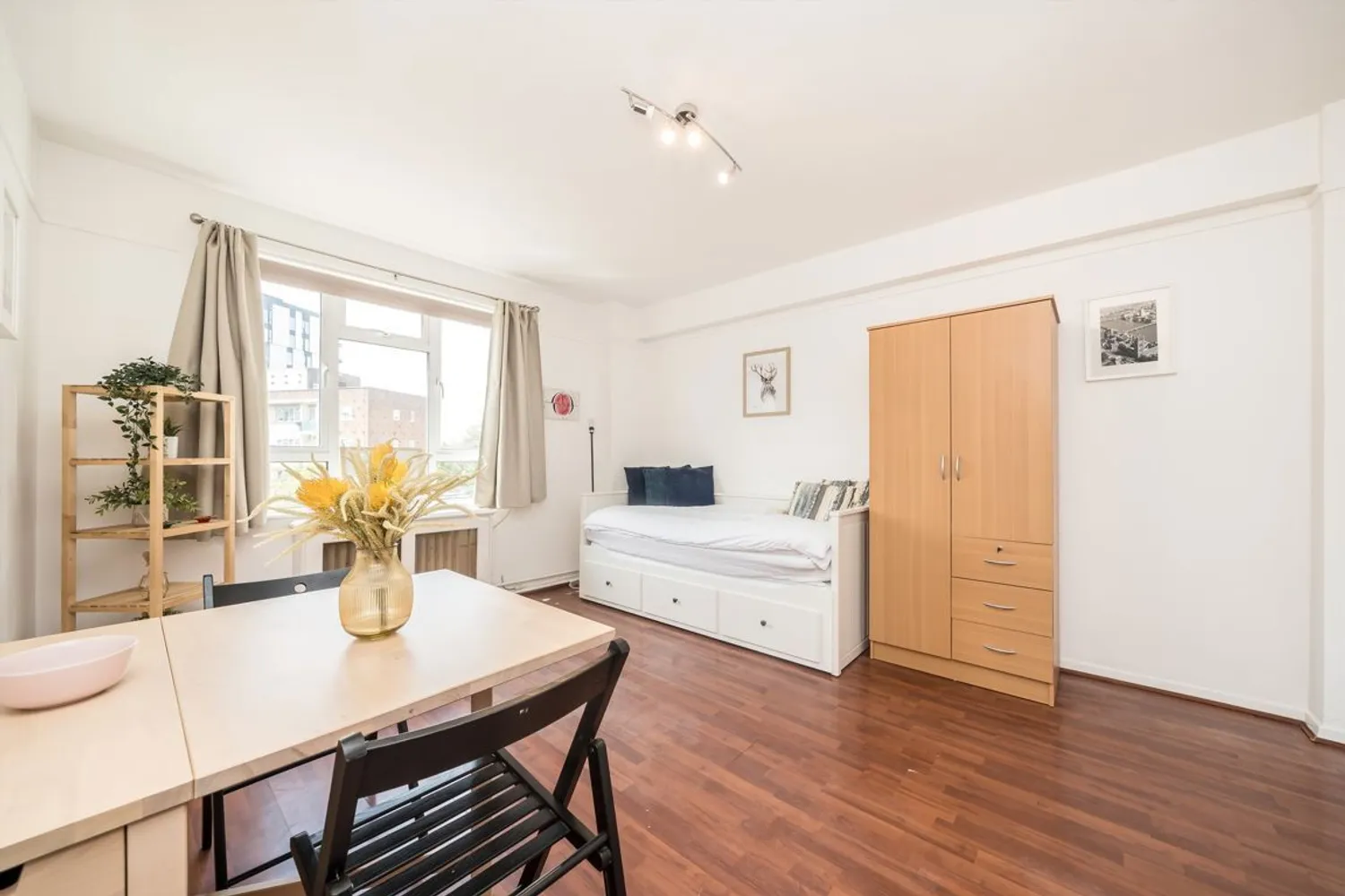 Abbots Manor, London, SW1V photo 3