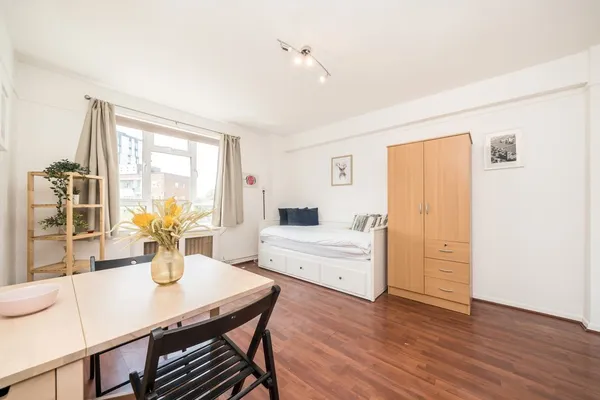 Abbots Manor, London, SW1V photo 3