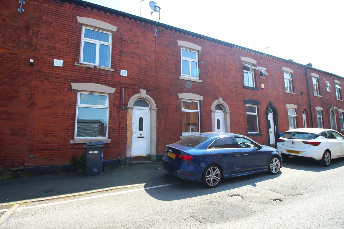 2-Bedroom Home To Let, Oldham, Retford Street, OL4