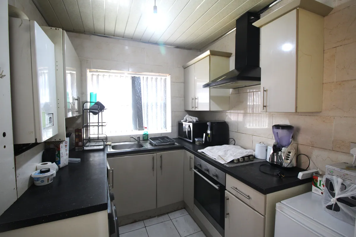 2-Bedroom Home To Let, Oldham, Retford Street, OL4