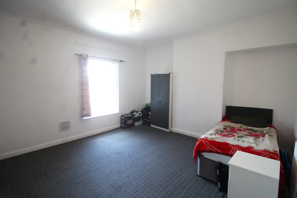2-Bedroom Home To Let, Oldham, Retford Street, OL4