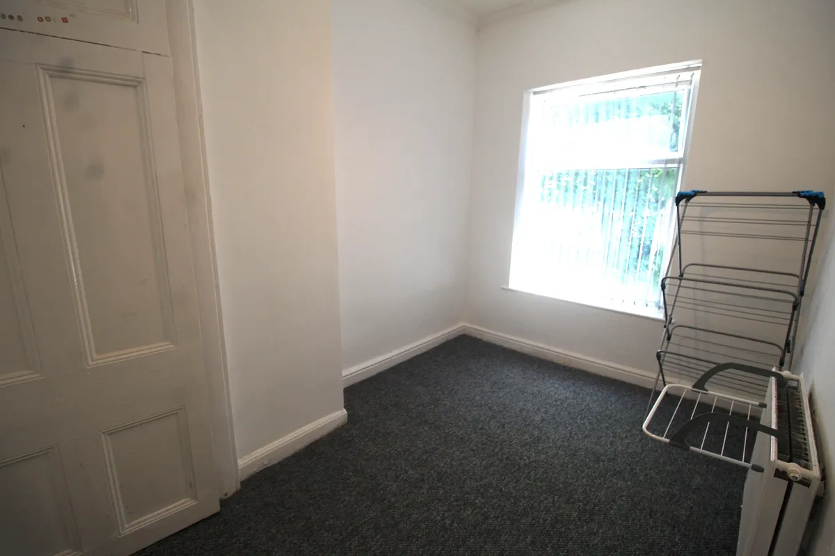 2-Bedroom Home To Let, Oldham, Retford Street, OL4