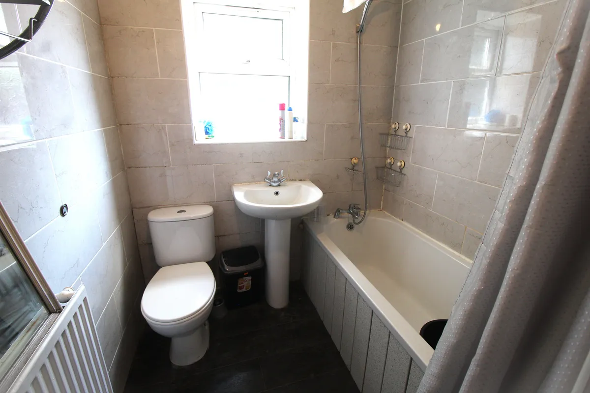2-Bedroom Home To Let, Oldham, Retford Street, OL4